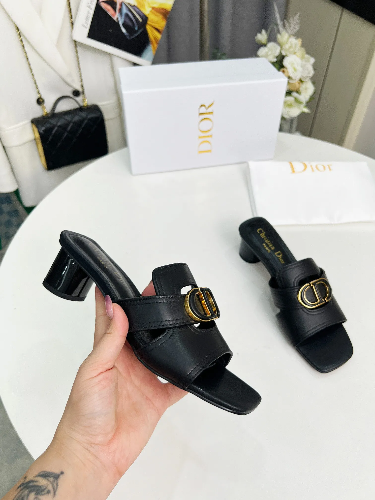 👟👟Ex-factory price 380👟👟 Genuine leather bottom +30 Dior spring and summer new style, cowhide surface, sheepskin lining + double-layer buckle, heel height 4.5cm, size 35-42